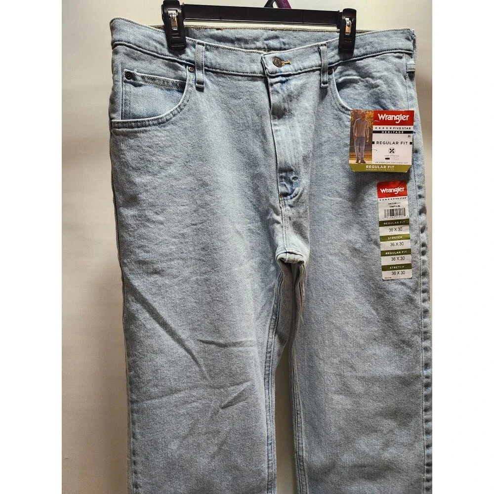 Wrangler Five Star Regular Fit Jeans – Men’s 36x30 Light Wash.           #101
